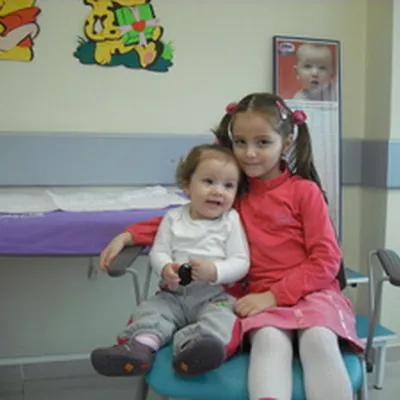 TUBA VE MERVE SARGIN